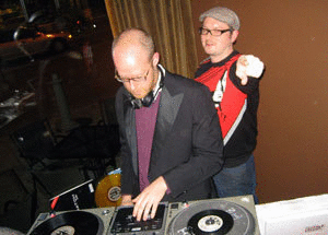 Main man DJ Bozak reppin' the dude Spinnerty!